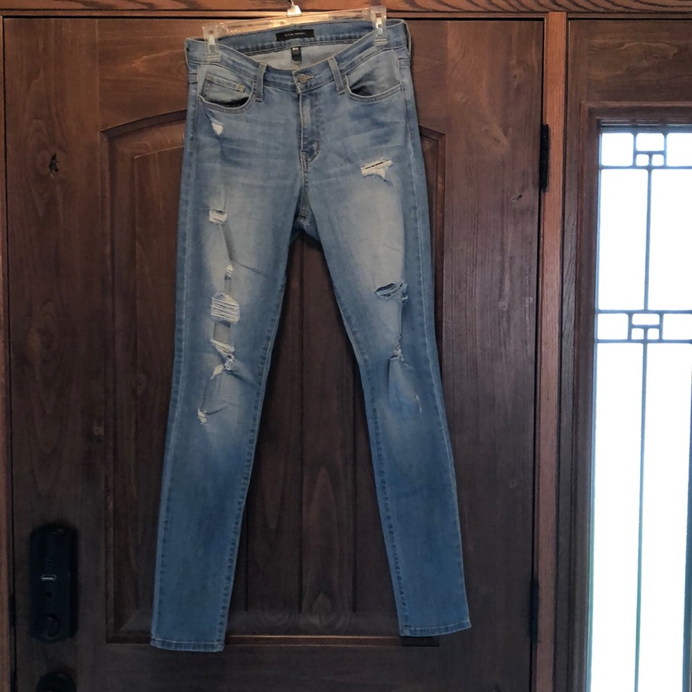 Light Wash Jeans